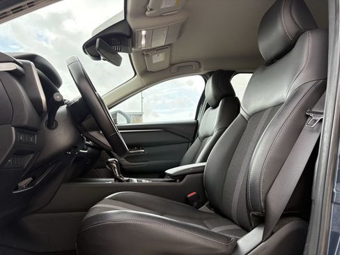 Used 2025 MAZDA CX-50 AWD 2.5 S w/ Preferred Package image 13