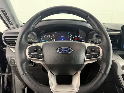 Used 2024 Ford Explorer XLT w/ Class IV Trailer Tow Package image 20