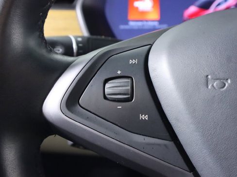 Used 2018 Tesla Model X 75D image 12