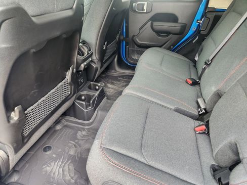 New 2025 Jeep Wrangler Unlimited Rubicon w/ Convenience Group image 25