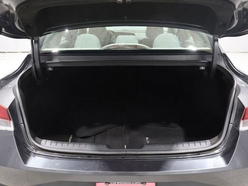 Used 2021 Hyundai Elantra SE image 19