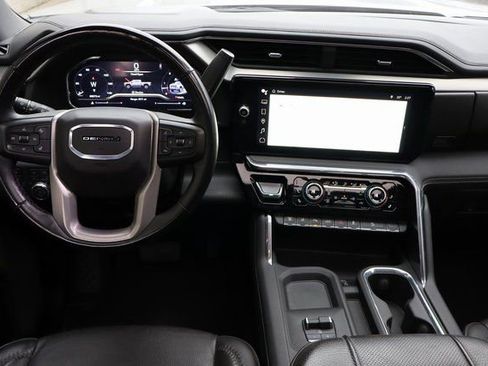 Used 2025 GMC Sierra 3500 Denali w/ Denali Reserve Package image 6