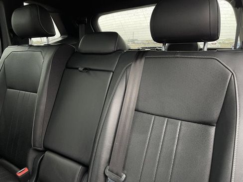 Used 2023 Volkswagen Tiguan SE R-Line image 24