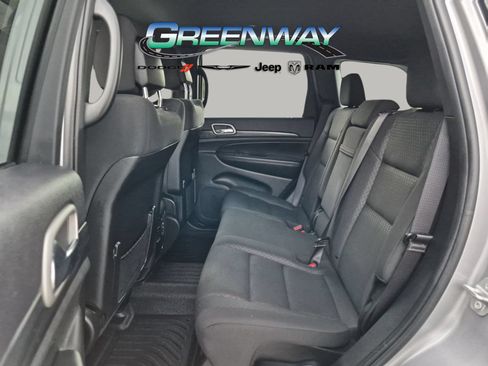 Used 2020 Jeep Grand Cherokee Laredo AWD/4WD image 12