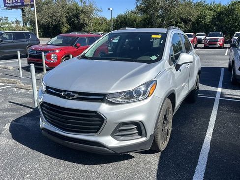 Used 2022 Chevrolet Trax LT w/ Sport Edition image 2