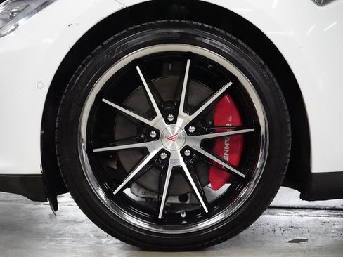 Used 2015 Tesla Model S 60 RWD image 32