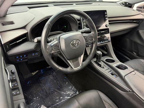 Used 2021 Toyota Avalon Limited FWD image 4