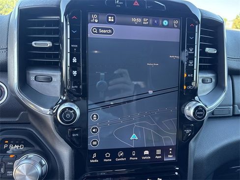 Used 2025 RAM 1500 Laramie image 27