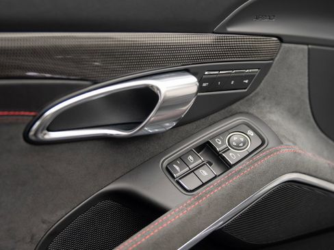 Used 2015 Porsche 911 Carrera 4 GTS AWD/4WD image 17