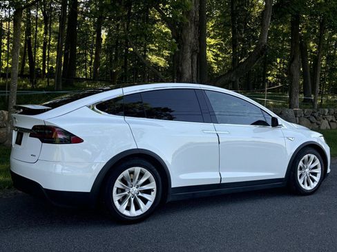 Used 2016 Tesla Model X 90D AWD/4WD image 19