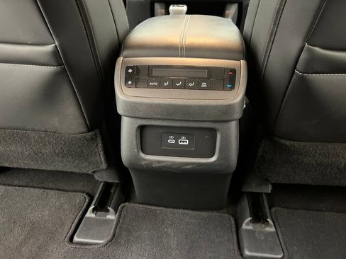 Used 2025 Nissan Pathfinder SL FWD image 26