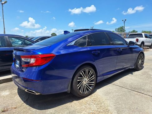 Used 2018 Honda Accord Sport image 5