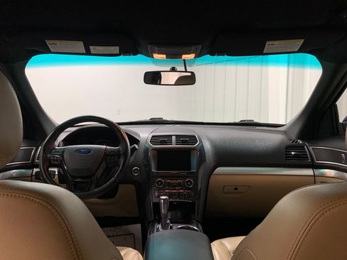 Used 2017 Ford Explorer XLT w/ Equipment Group 202A image 20