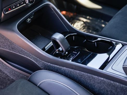 Used 2023 Volvo XC40 Recharge Plus w/ Protection Package Premier image 22