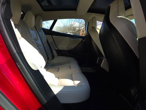 Used 2018 Tesla Model S 100D image 19