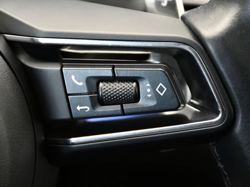 Certified 2024 Porsche Macan AWD/4WD image 23