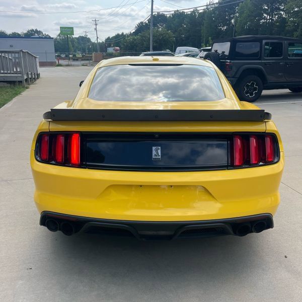 Used 2018 Ford Mustang Shelby GT350 w/ Convenience Package RWD image 6