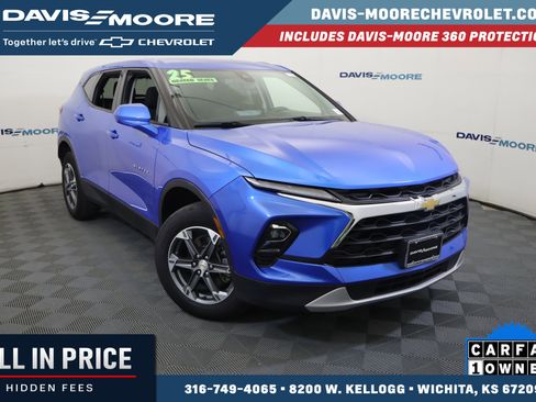 Used 2025 Chevrolet Blazer LT FWD image 1