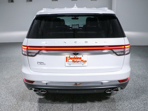 Used 2023 Lincoln Aviator Reserve w/ Equipment Group 201A RWD image 8