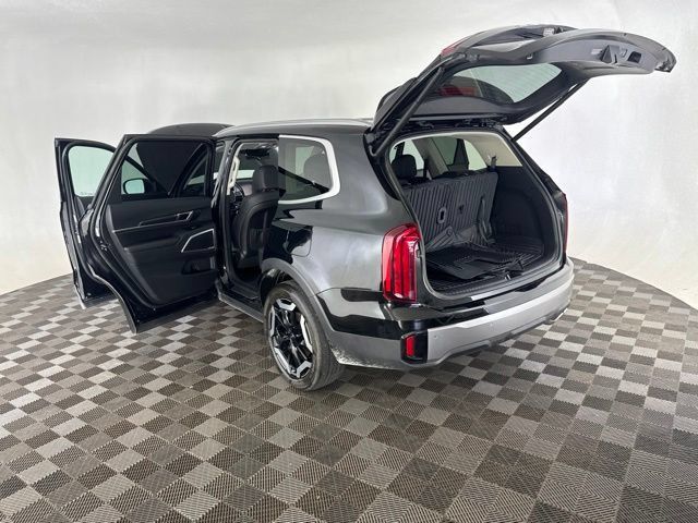 Certified 2025 Kia Telluride S FWD image 18