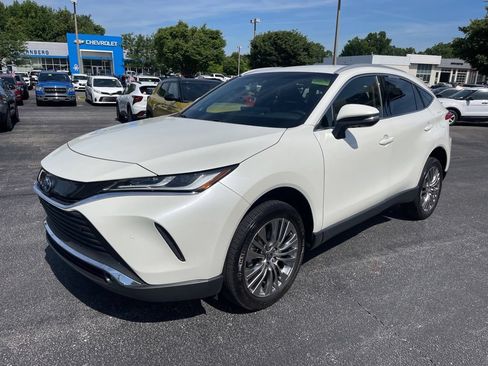 Used 2022 Toyota Venza Limited AWD/4WD image 3