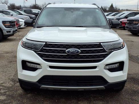 Certified 2022 Ford Explorer XLT w/ Equipment Group 202A AWD/4WD image 8