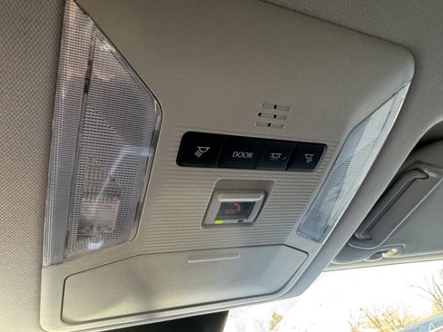 Certified 2022 Toyota RAV4 XLE image 30