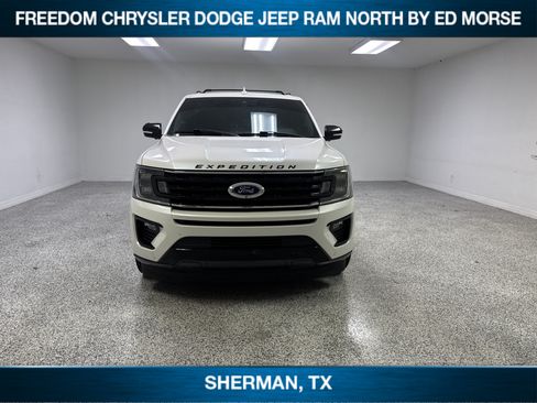 Used 2019 Ford Expedition Limited w/ Equipment Group 303A RWD image 2
