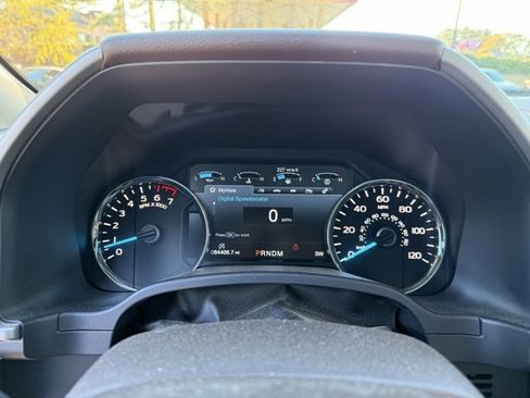 Used 2018 Ford F150 Lariat w/ Equipment Group 502A Luxury image 13