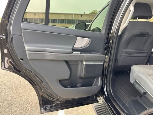 Used 2025 Ford Expedition Active RWD image 23