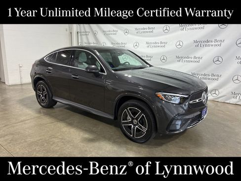 Used 2025 Mercedes-Benz GLC 300 4MATIC image 1