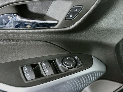 Used 2024 Chevrolet Trax LS w/ LS Convenience Package FWD image 15