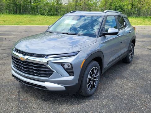 New 2026 Chevrolet TrailBlazer LT w/ LT Cold Weather Package FWD image 5