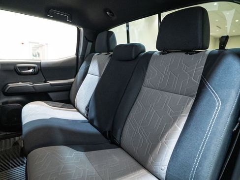 Certified 2023 Toyota Tacoma TRD Off-Road image 31