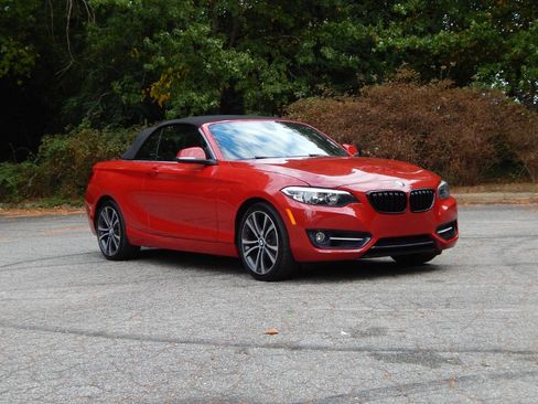 Used 2016 BMW 228i Convertible RWD image 3