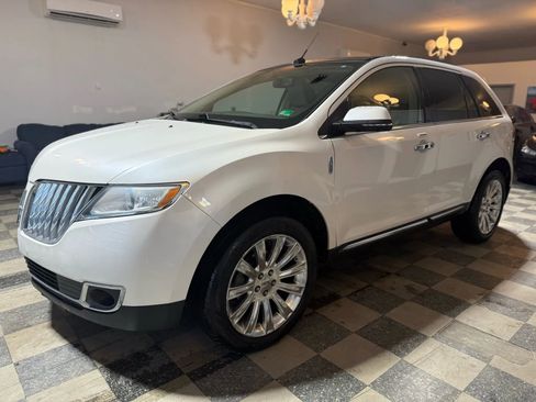 Used 2014 Lincoln MKX Sport Utility 4D w/ Equipment Group 102A image 1