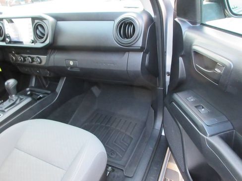 Used 2020 Toyota Tacoma SR AWD/4WD image 20