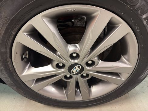 Used 2017 Hyundai Elantra SE FWD image 32