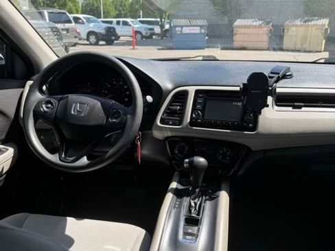 Used 2021 Honda HR-V LX image 26