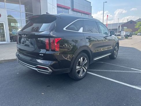 Used 2023 Kia Sorento EX AWD/4WD image 3