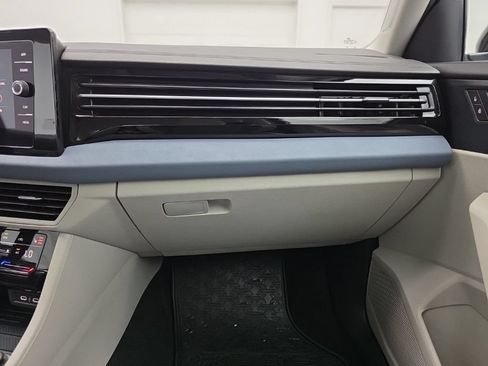 Used 2025 Volkswagen Jetta SE w/ Sunroof Package FWD image 43