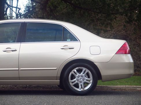 Used 2006 Honda Accord EX image 27