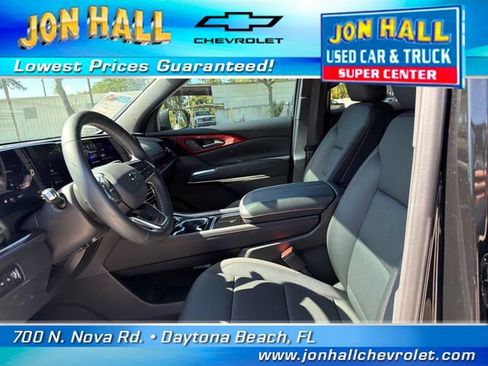 Used 2025 Chevrolet Traverse Z71 w/ Driver Confidence Package AWD/4WD image 17