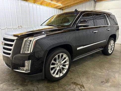 Used 2019 Cadillac Escalade Premium Luxury AWD/4WD image 3