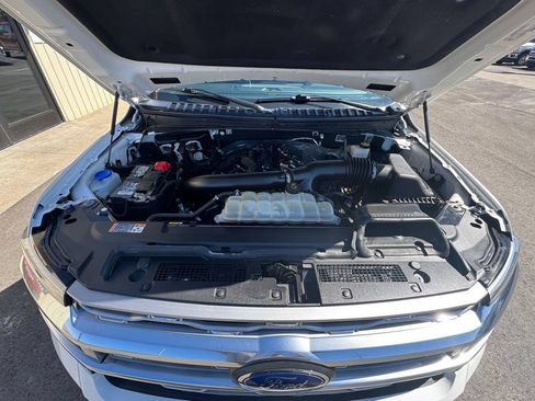 Used 2022 Ford Expedition Platinum AWD/4WD image 9