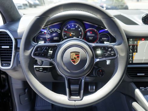 Used 2021 Porsche Cayenne GTS image 13