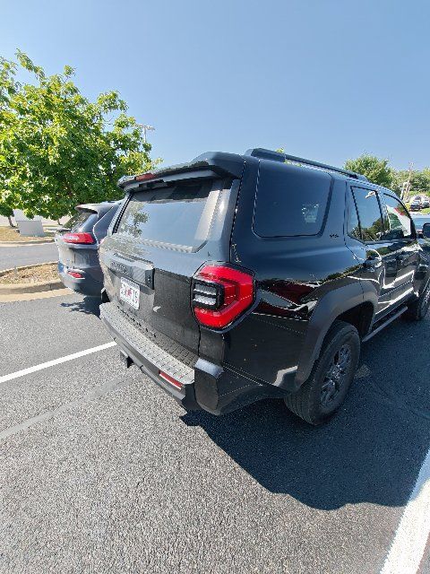 Used 2025 Toyota 4Runner SR5 AWD/4WD image 14