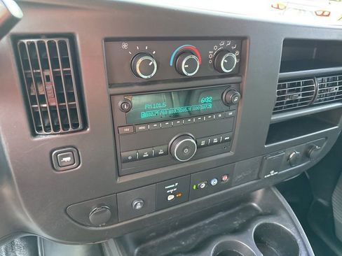 Used 2019 Chevrolet Express 2500 image 3