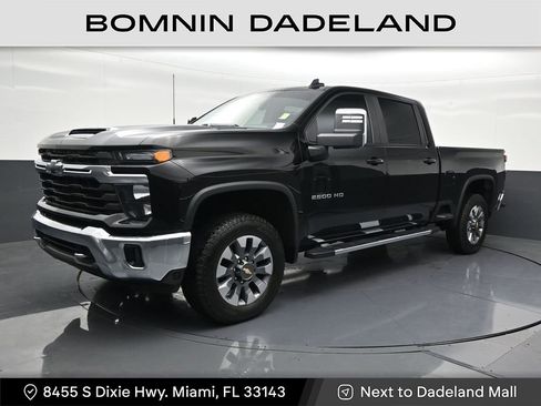 Used 2025 Chevrolet Silverado 2500 LT image 1