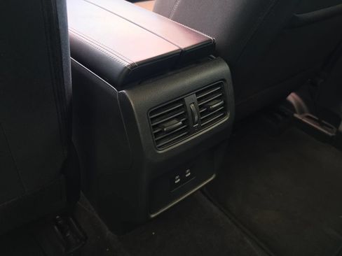 Certified 2024 Nissan Rogue SV FWD image 42